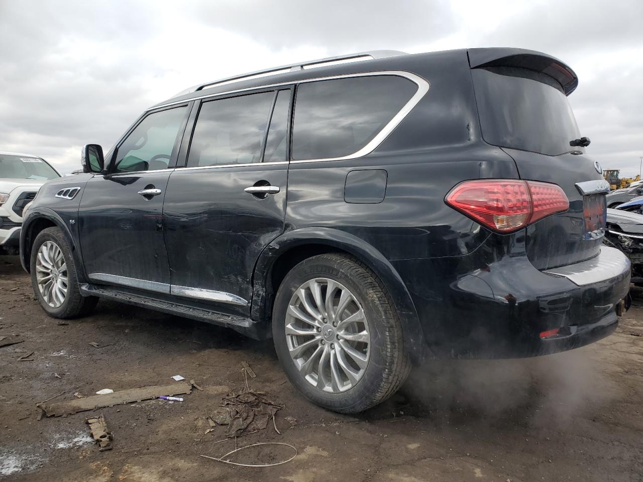 2016 Infiniti QX80 - Image 2