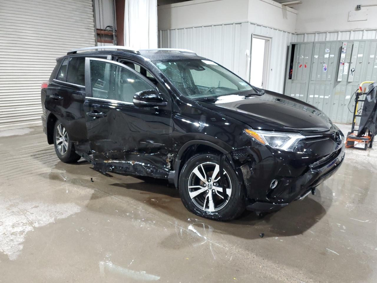 2018 Toyota RAV 4 - Image 4
