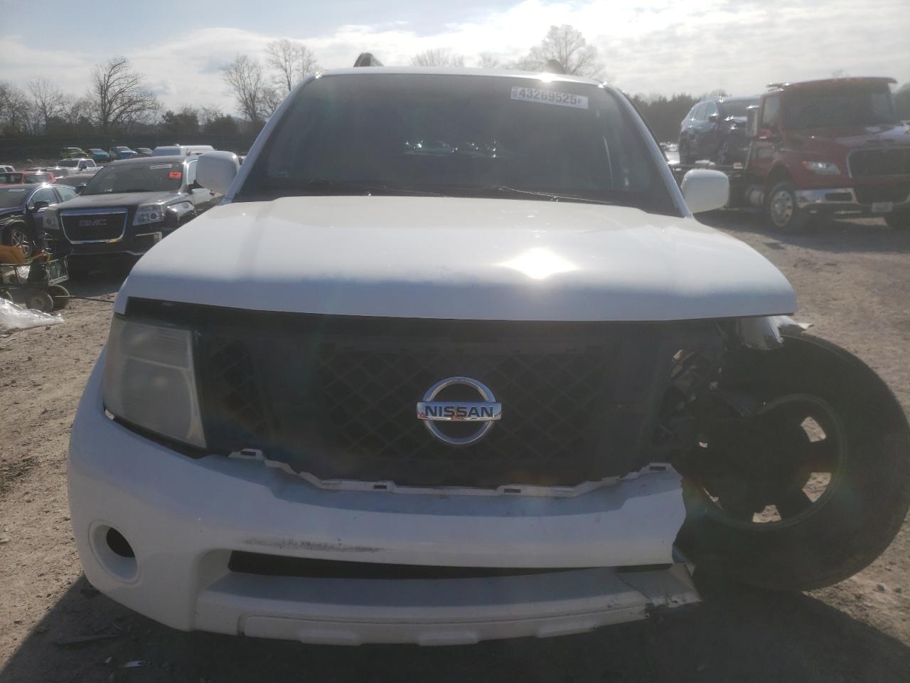 2011 Nissan Pathfinder - Image 5