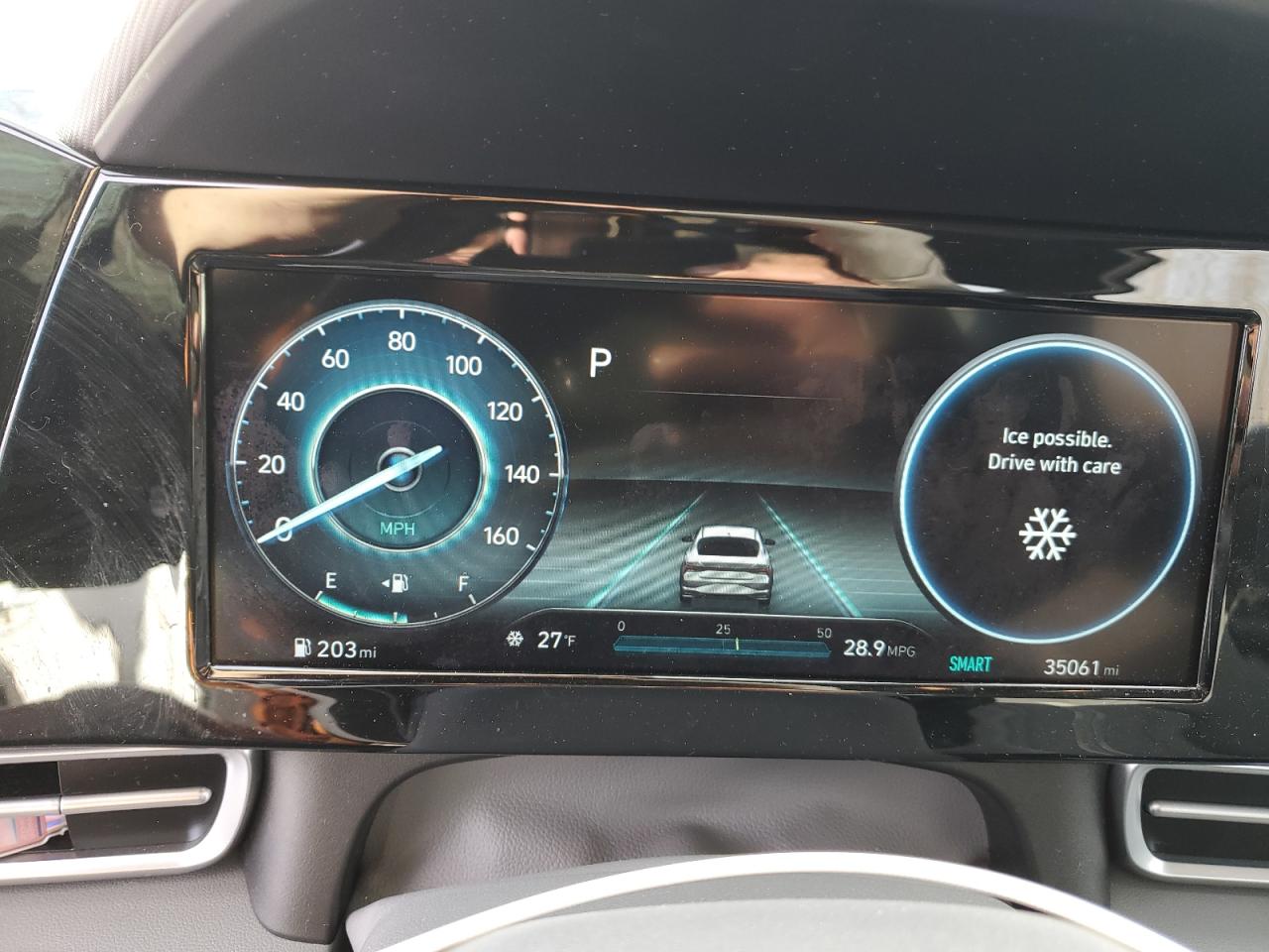 2022 Hyundai Elantra - Image 9