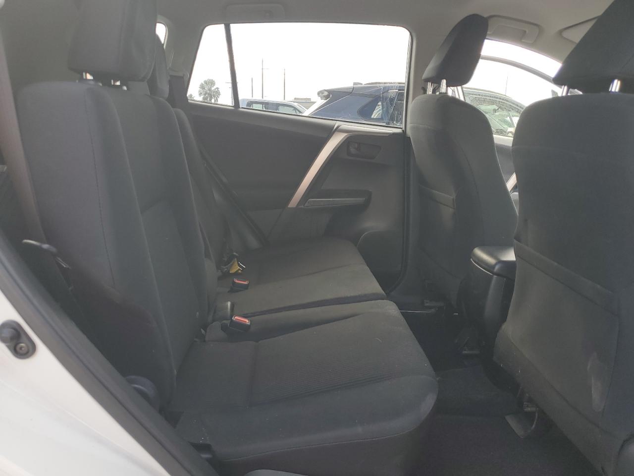 2018 Toyota RAV 4 - Image 11