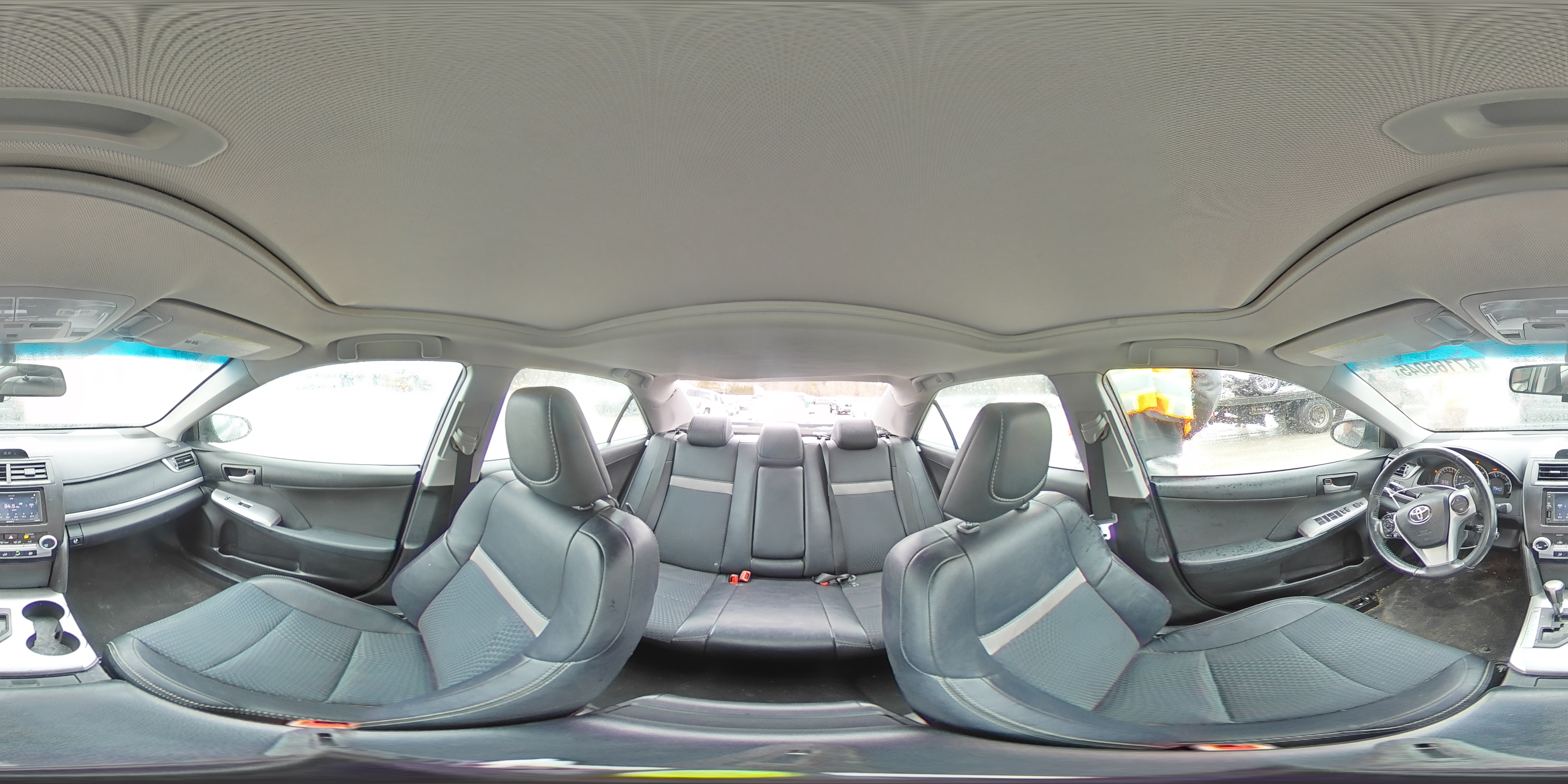 2013 Toyota Camry - Image 12