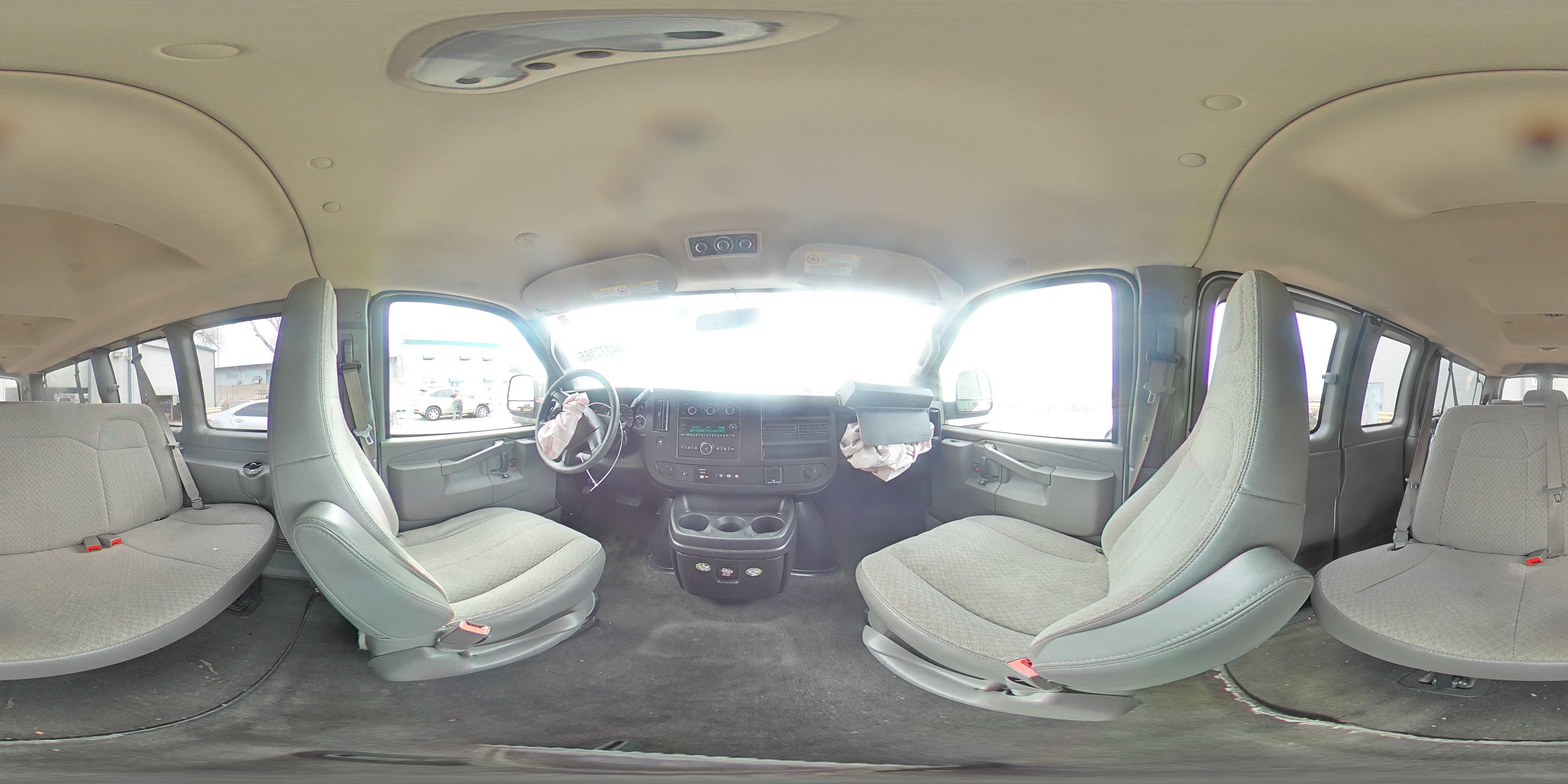 2018 Chevrolet Express - Image 13