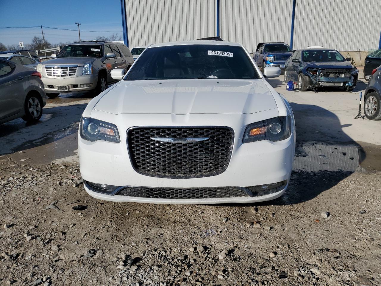 2019 Chrysler 300 - Image 5