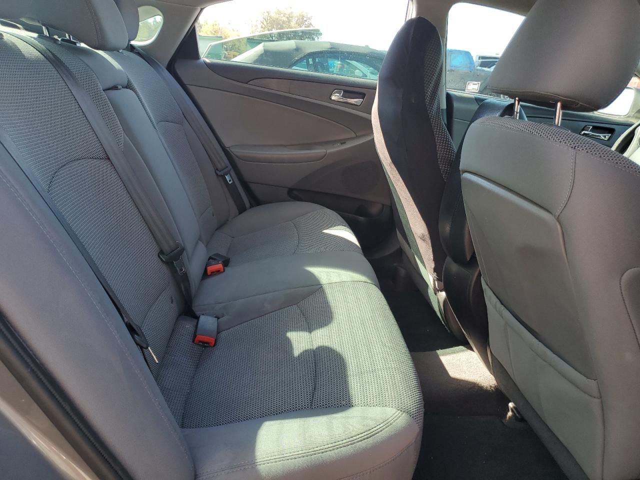 2013 Hyundai Sonata - Image 10