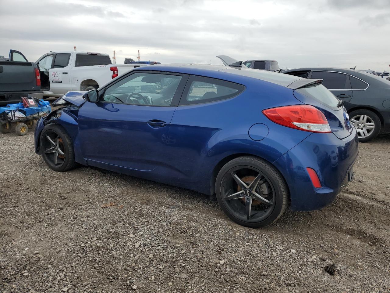 2017 Hyundai Veloster - Image 2