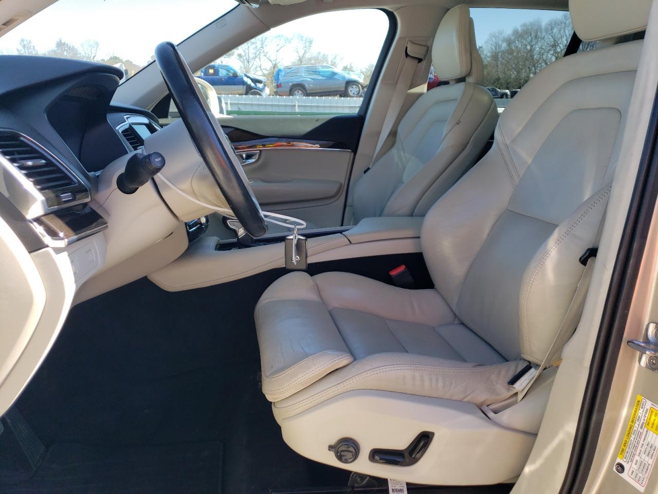 2017 Volvo XC90 - Image 7