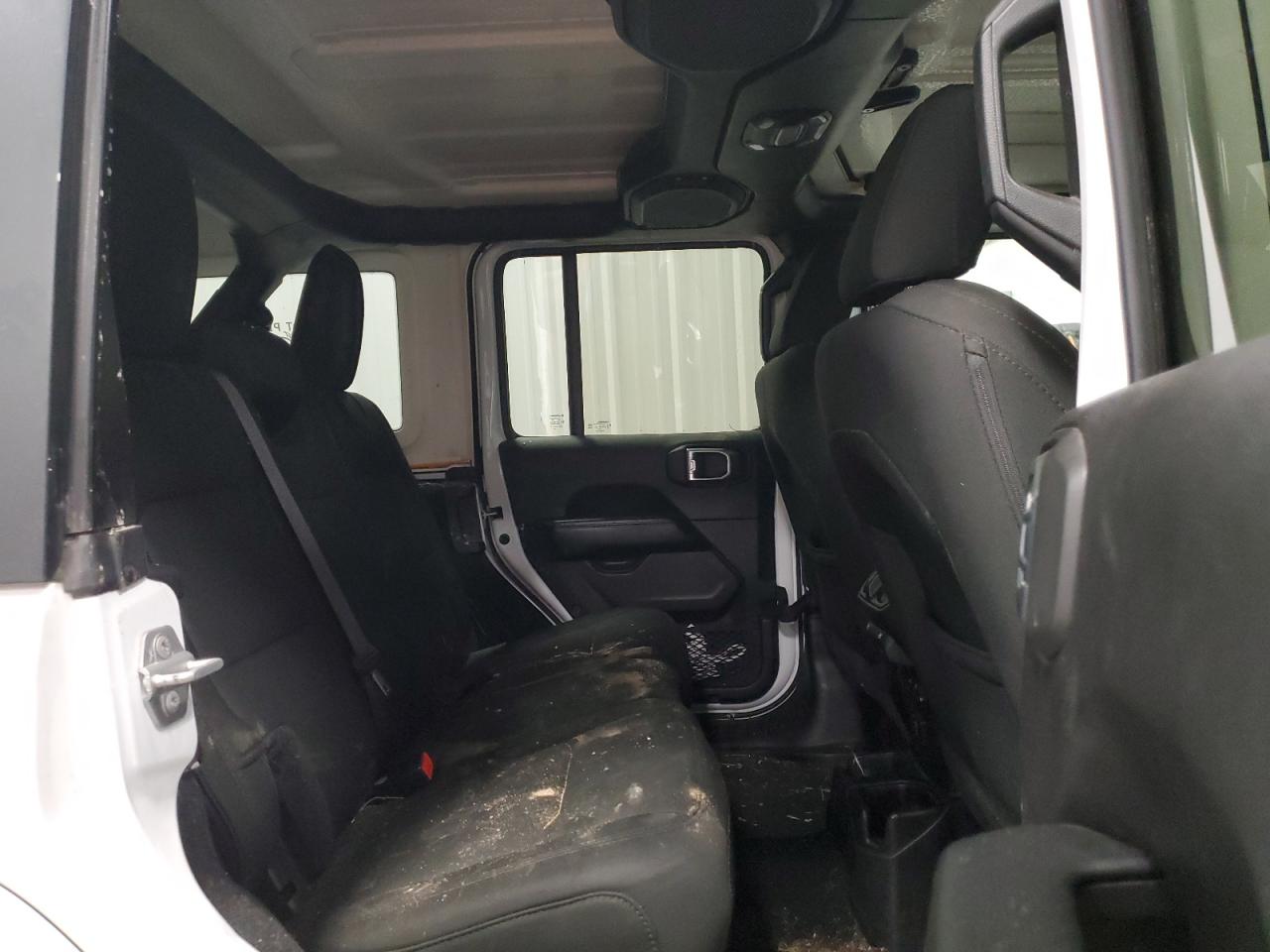 2020 Jeep Wrangler - Image 12