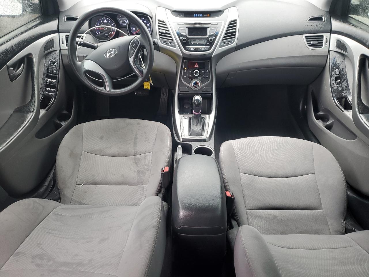 2016 Hyundai Elantra - Image 8