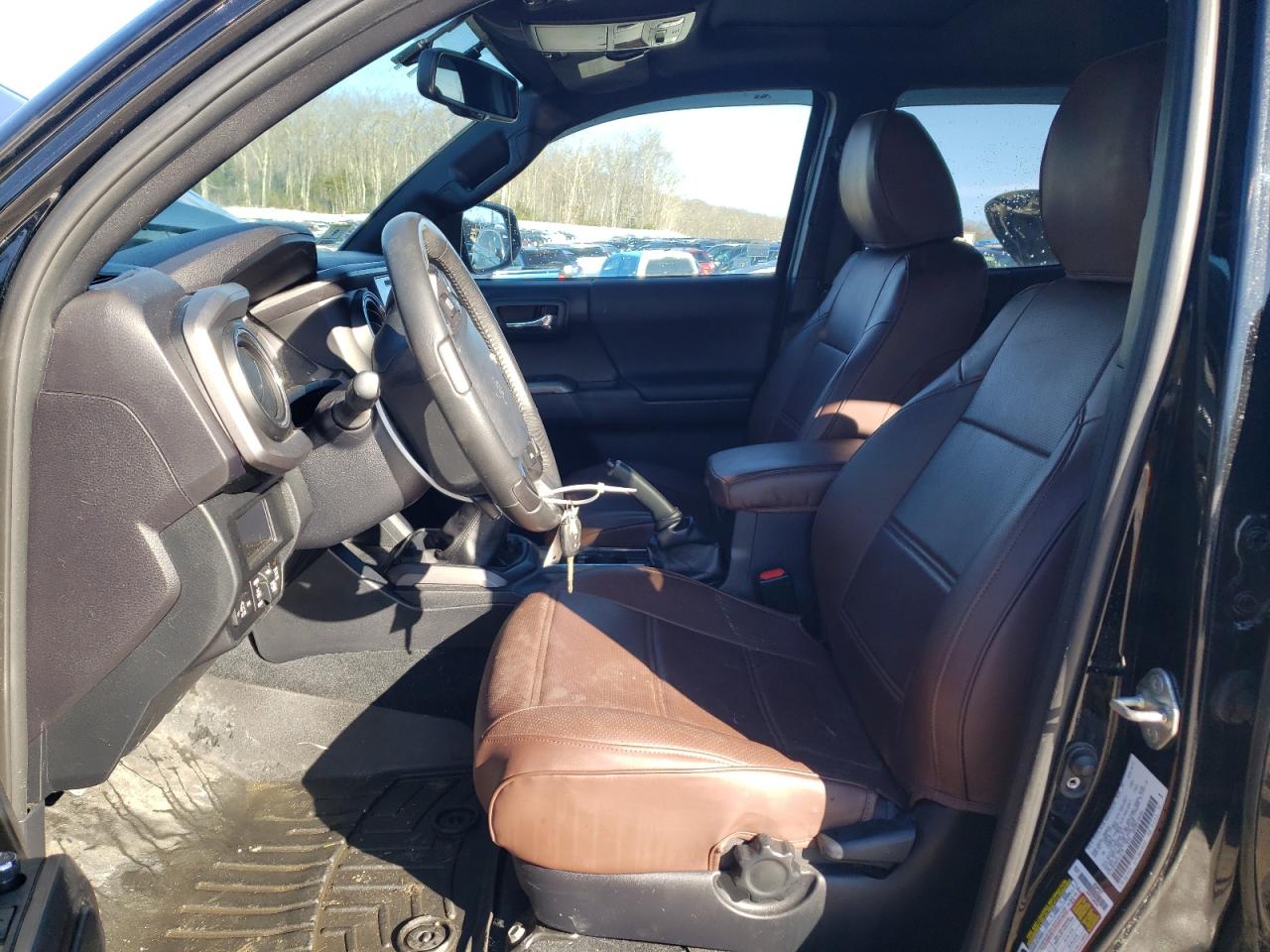 2017 Toyota Tacoma - Image 7
