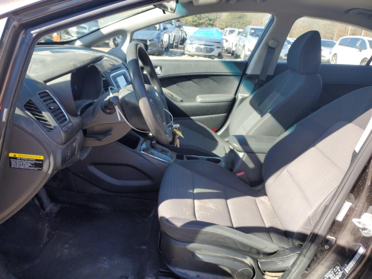 2017 Kia Forte - Image 7