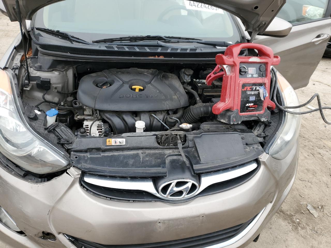 2013 Hyundai Elantra - Image 11