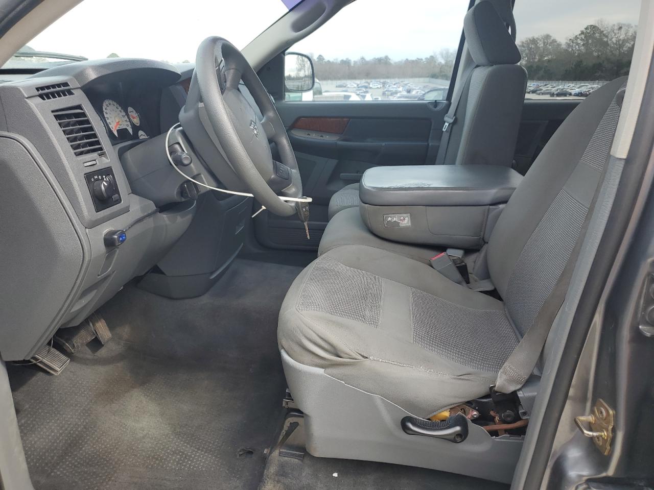2006 Dodge RAM - Image 7