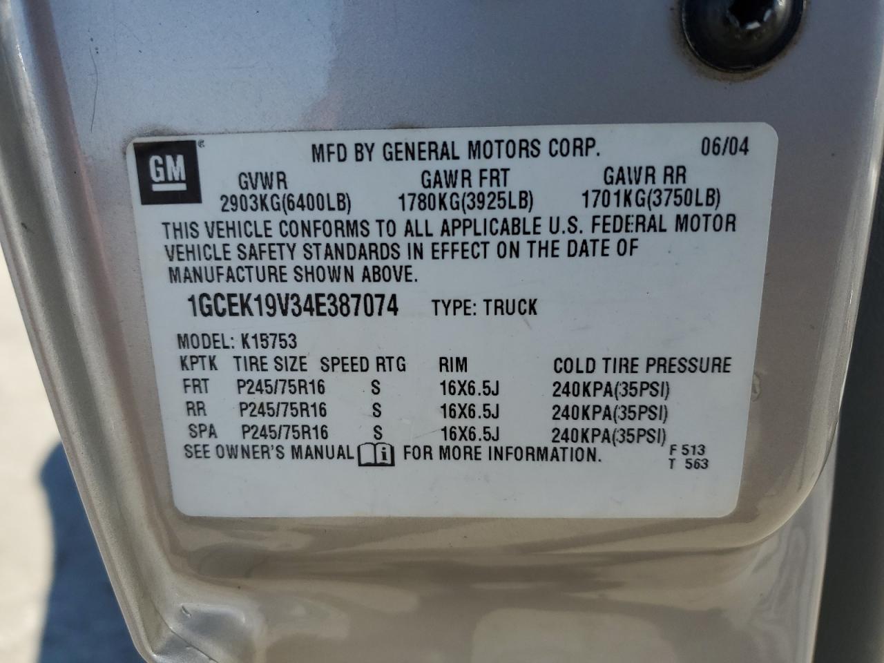2004 Chevrolet Silverado - Image 12