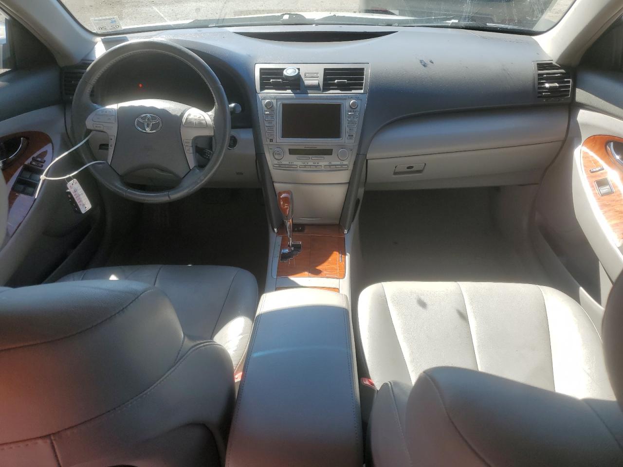 2011 Toyota Camry - Image 8