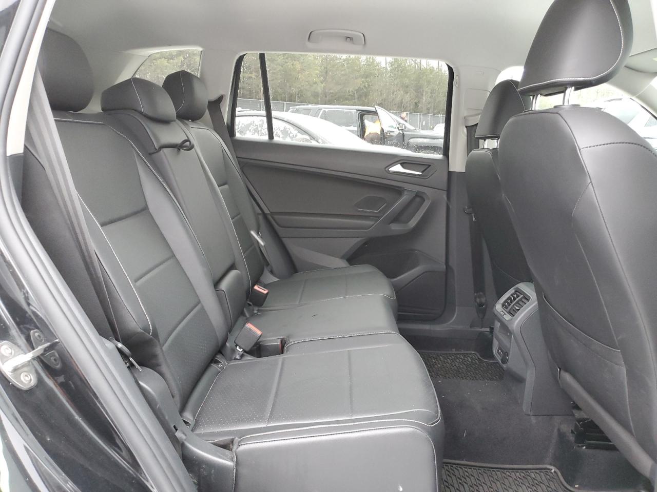 2021 Volkswagen Tiguan - Image 11