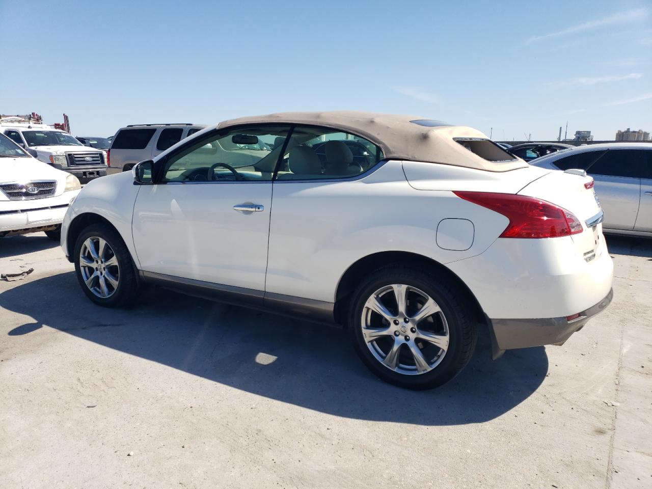 2014 Nissan Murano - Image 2