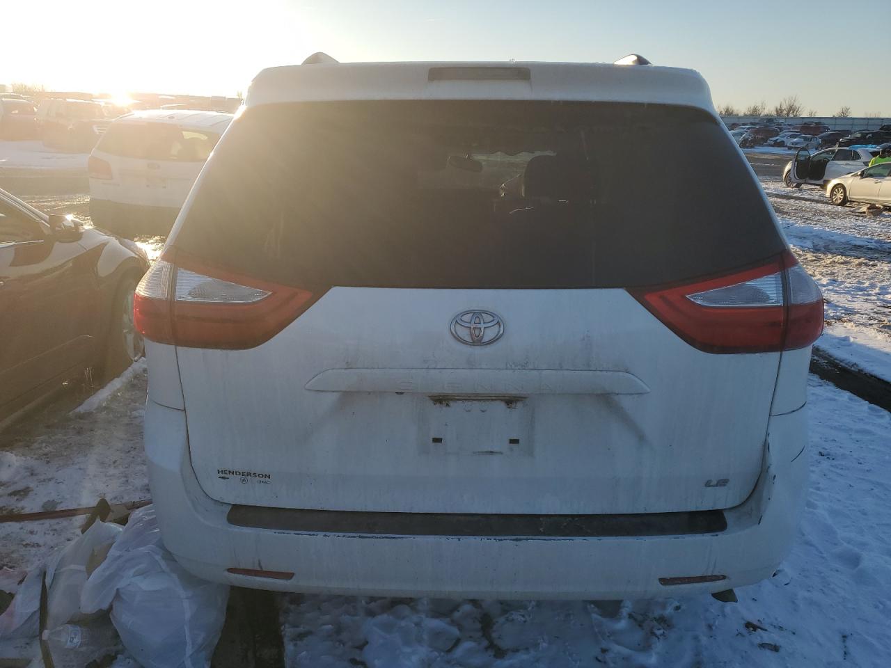2015 Toyota Sienna - Image 6