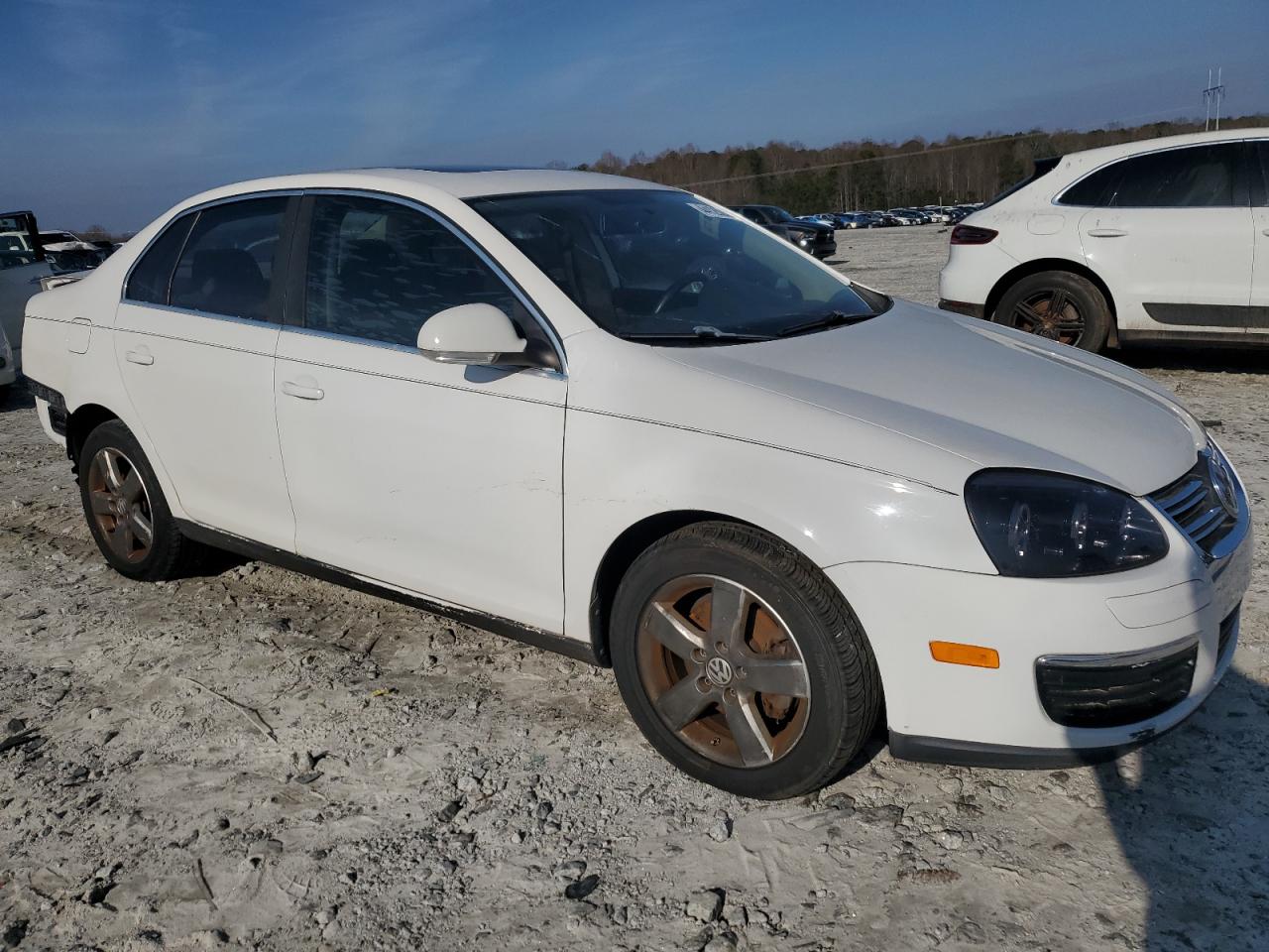 2009 Volkswagen Jetta - Image 4