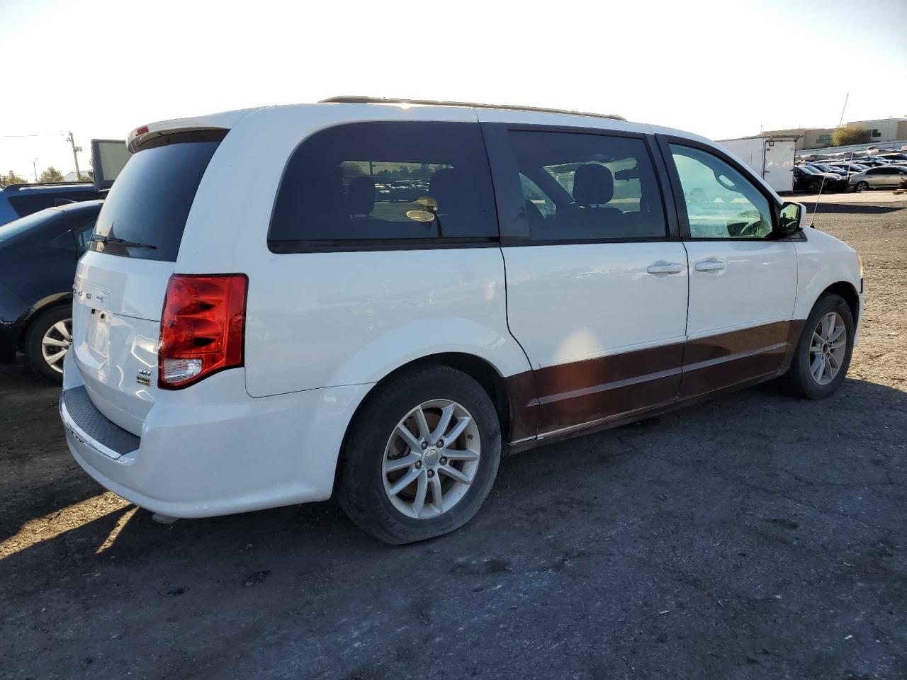 2016 Dodge Caravan - Image 3
