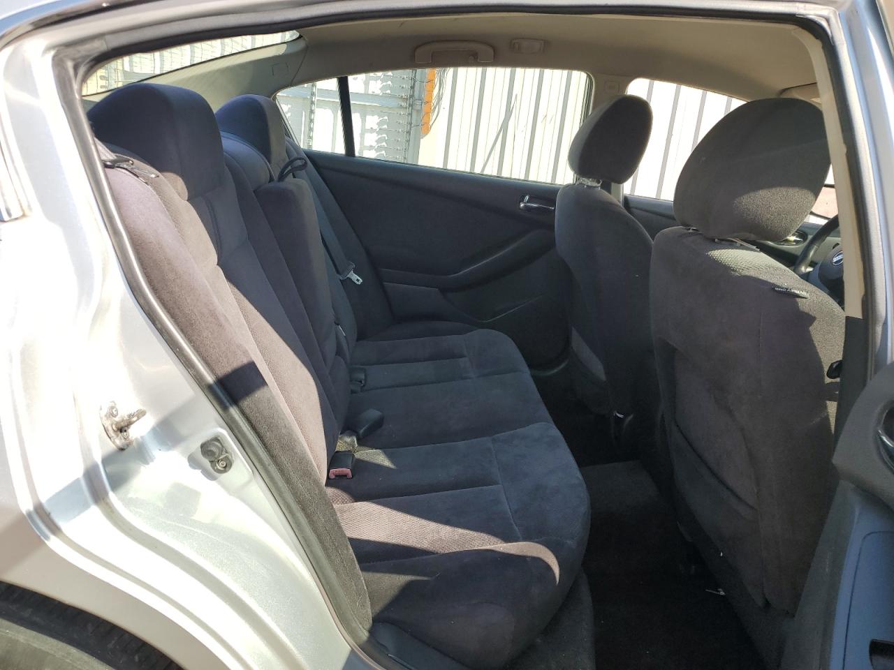 2009 Nissan Altima - Image 10