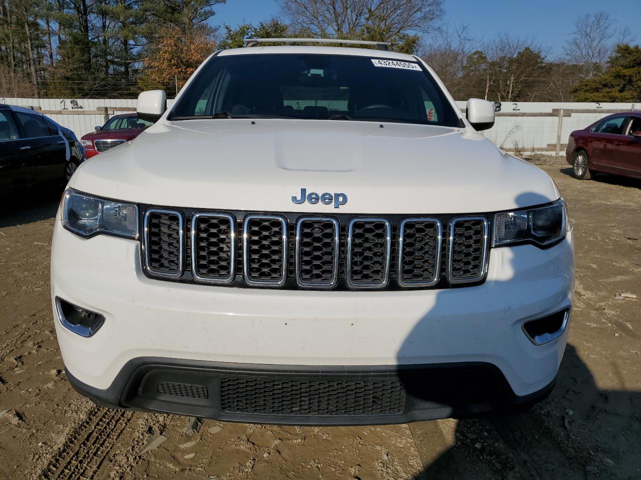 2017 Jeep Grand Cherokee - Image 5