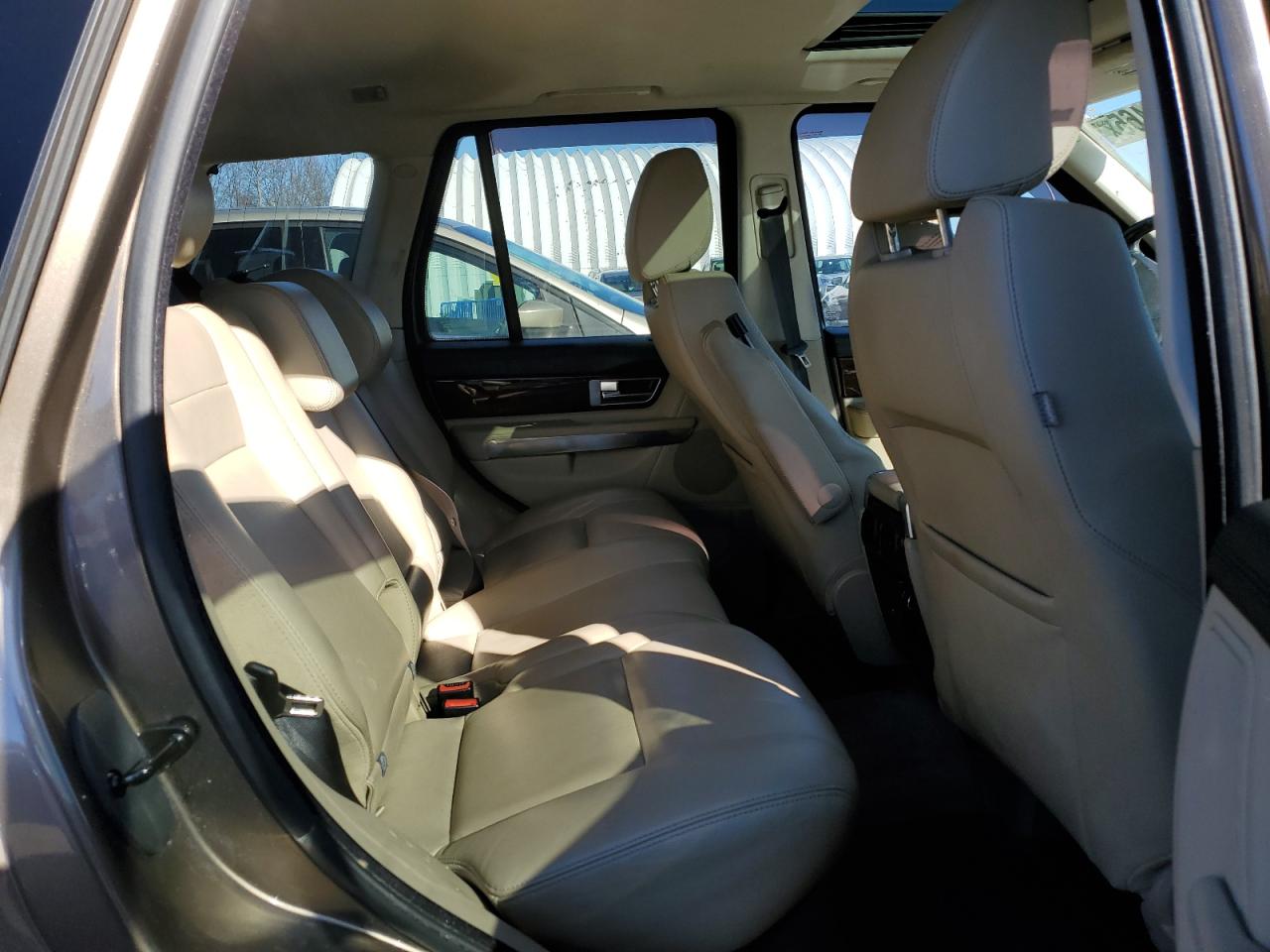 2011 Land Rover Range Rover - Image 11