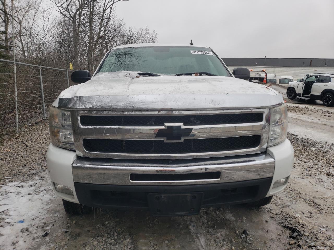 2010 Chevrolet Silverado - Image 5
