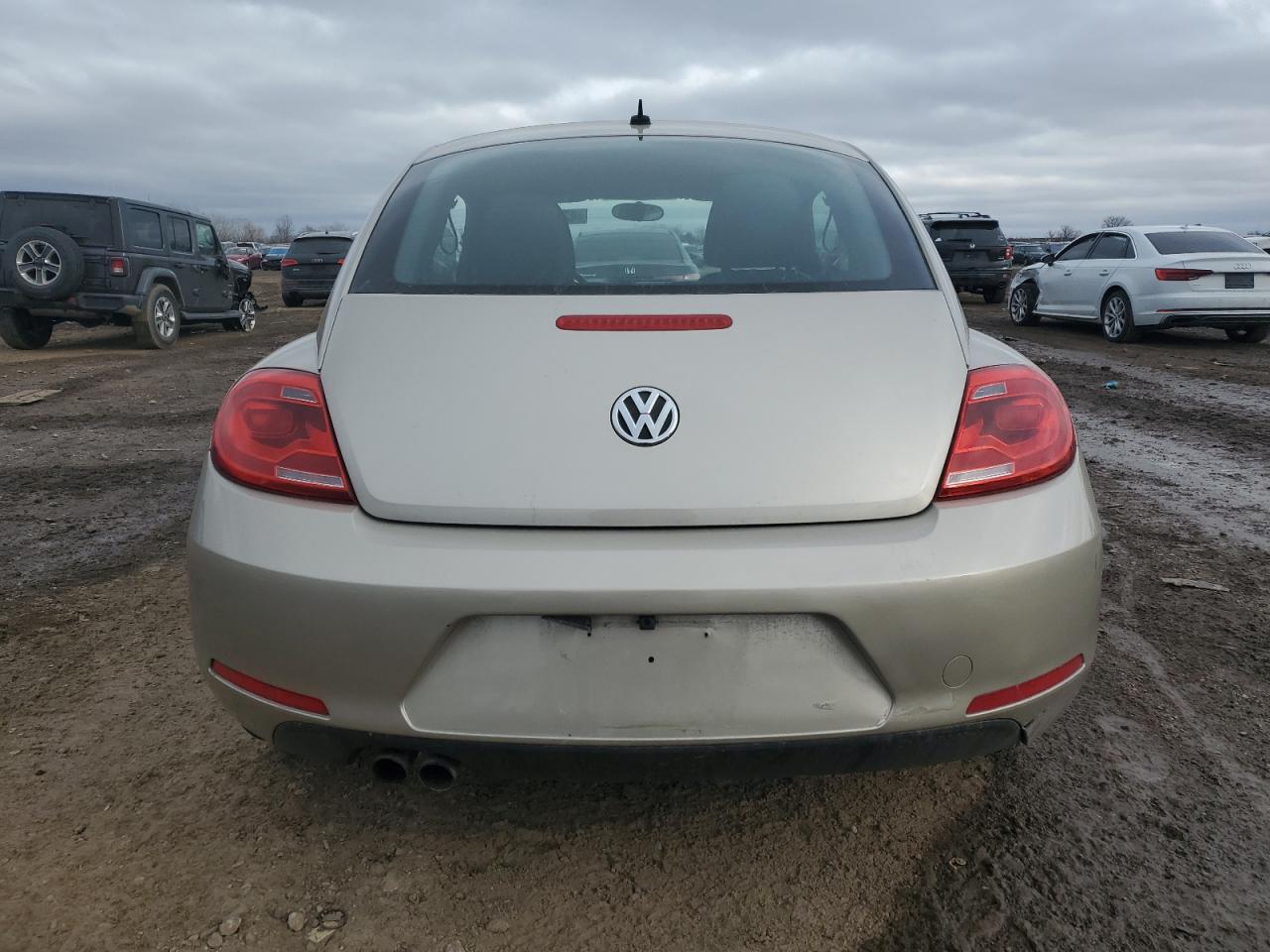 2012 Volkswagen Beetle - Image 6