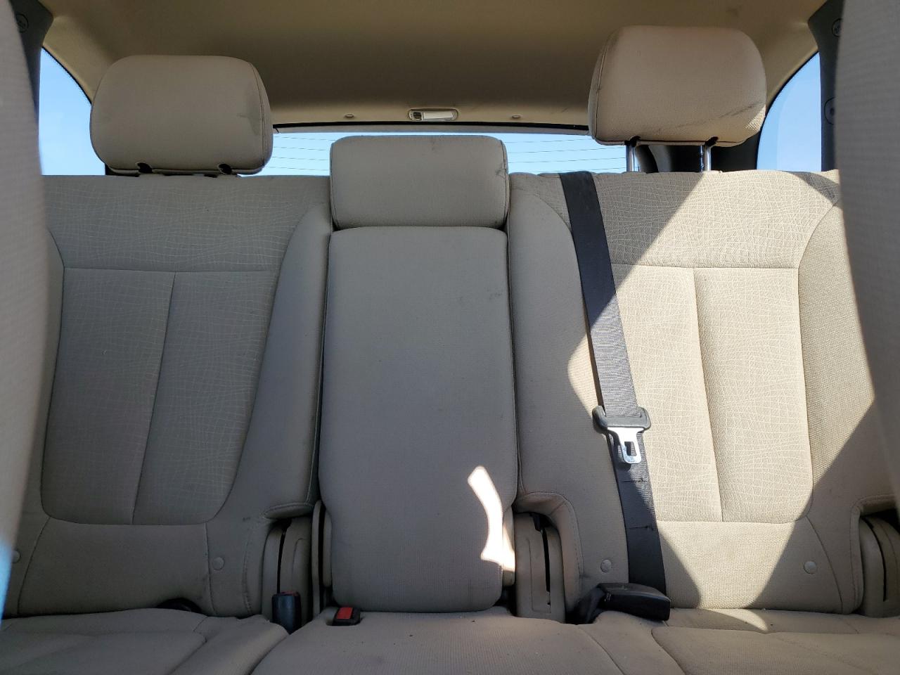 2011 Hyundai Santa Fe - Image 10