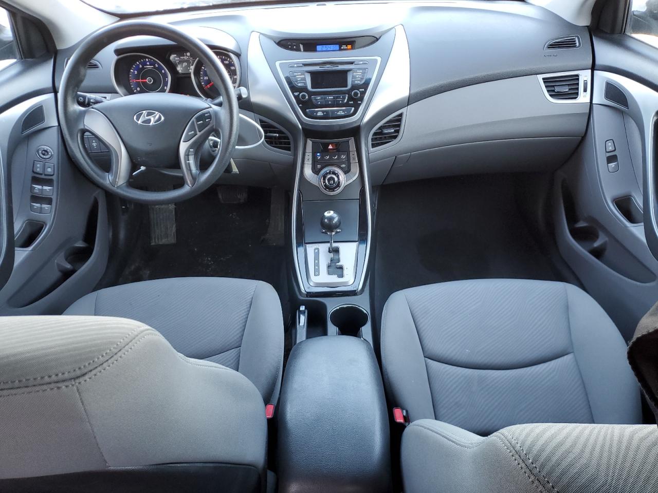 2013 Hyundai Elantra - Image 8