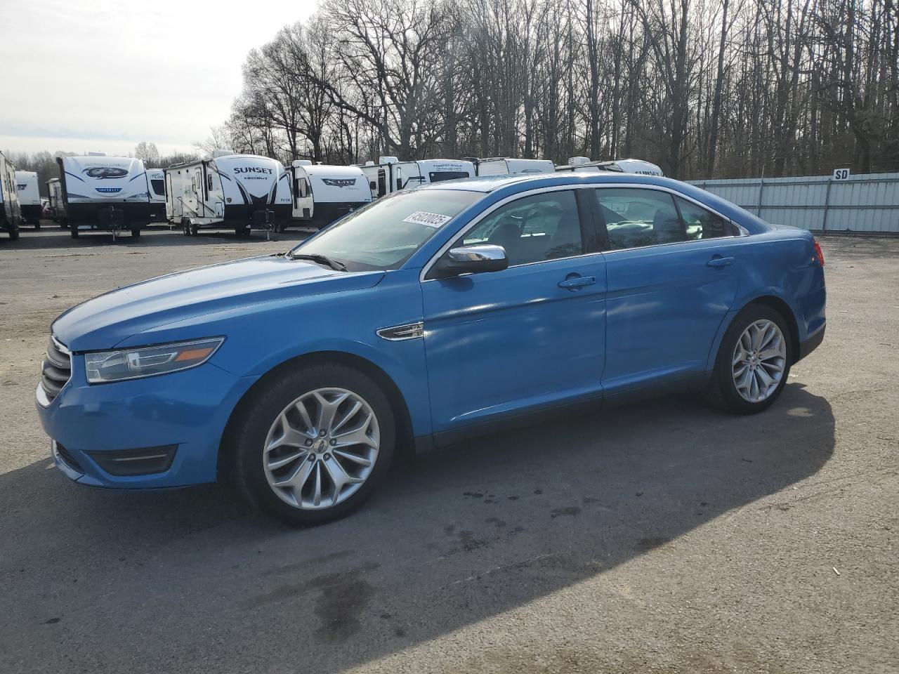 2015 Ford Taurus - Image 1