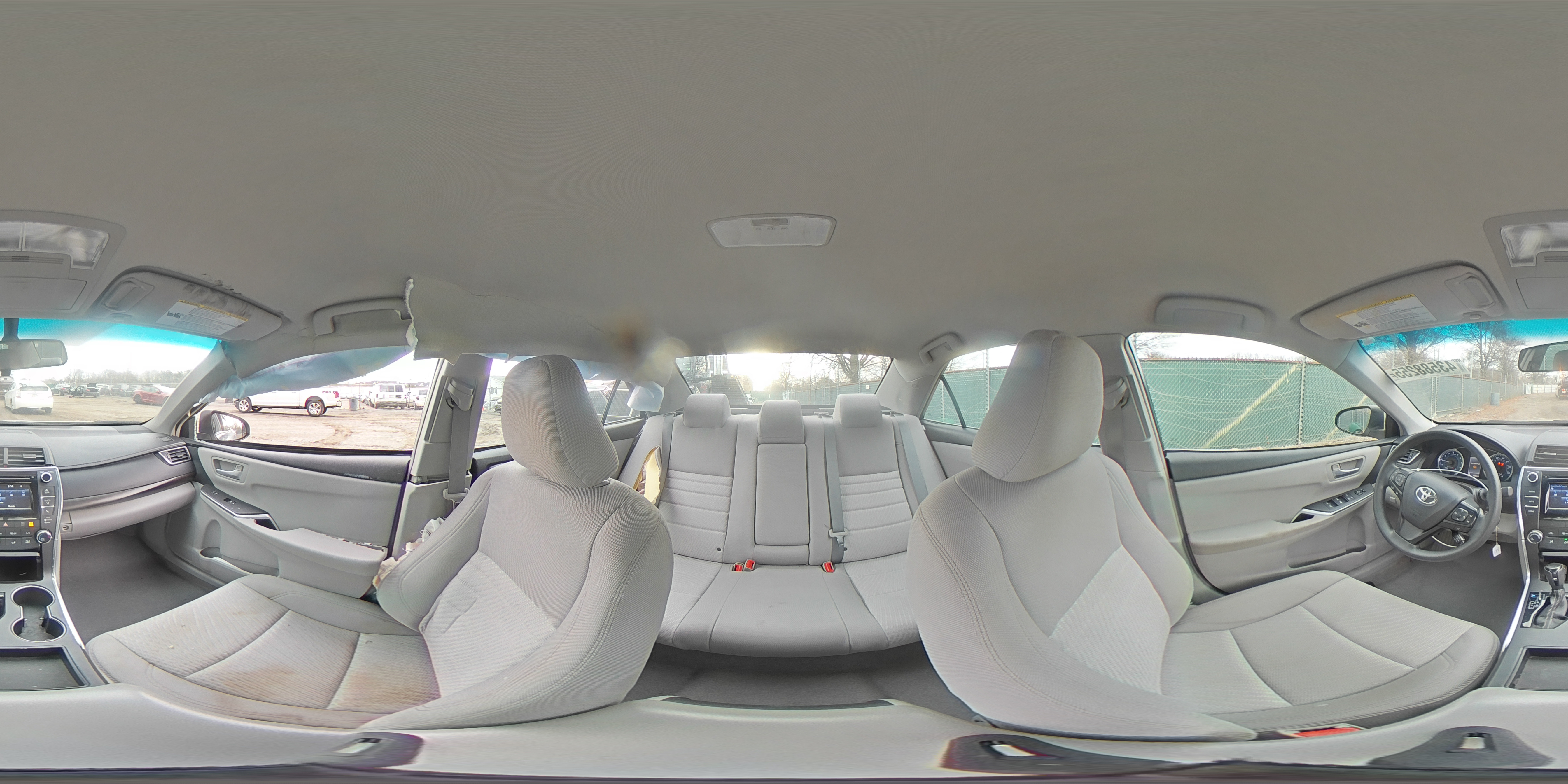 2015 Toyota Camry - Image 13