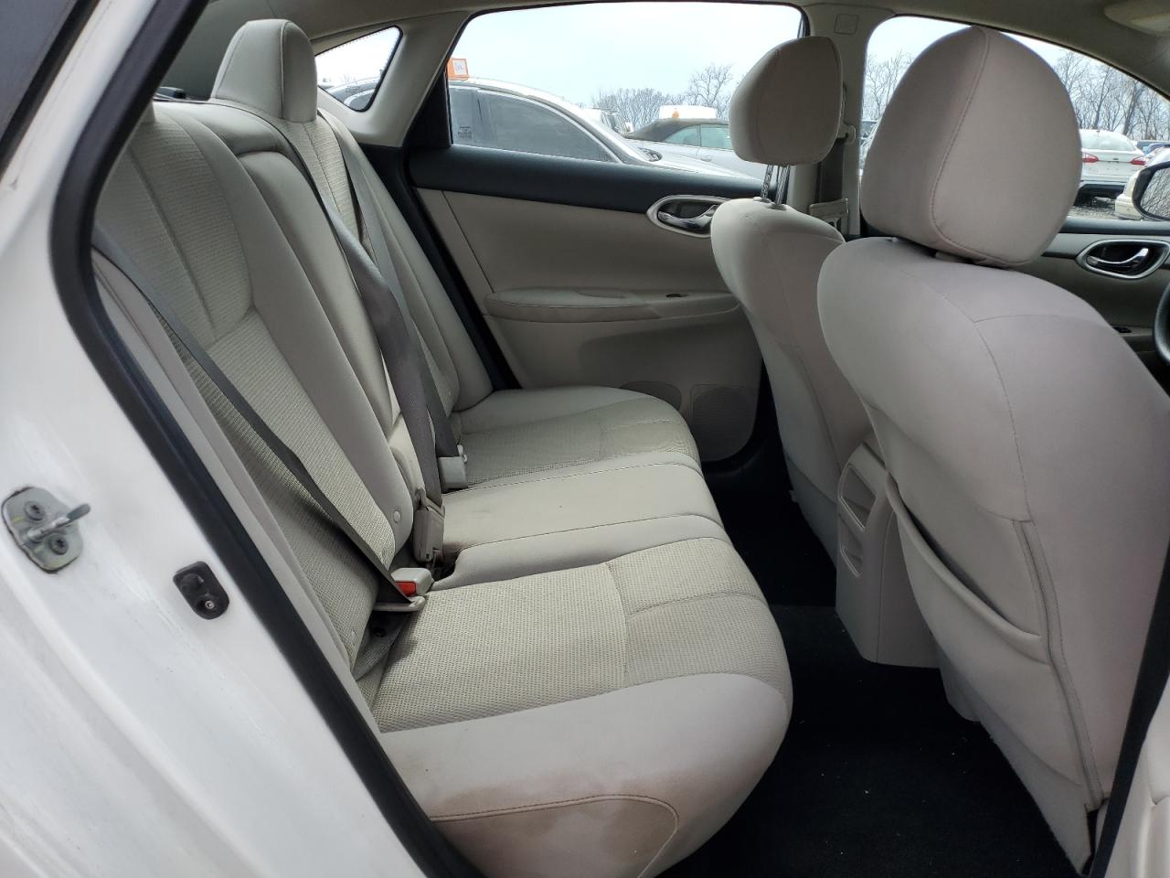 2015 Nissan Sentra - Image 10