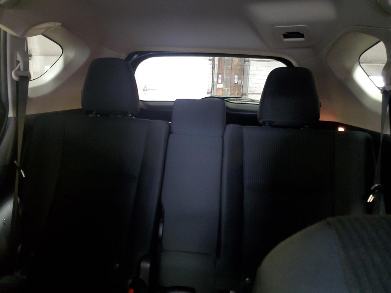 2017 Toyota RAV 4 - Image 10