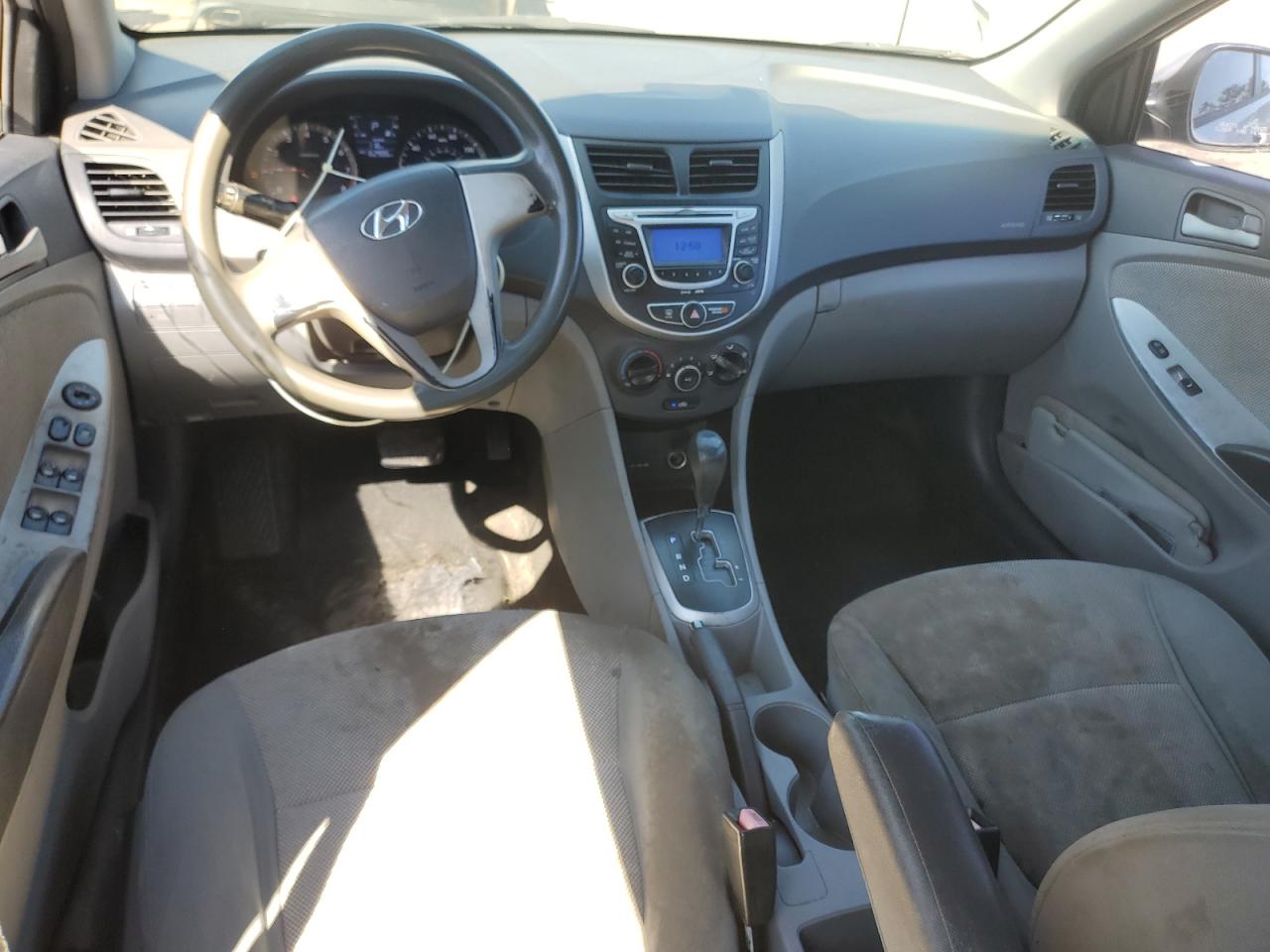 2013 Hyundai Accent - Image 8