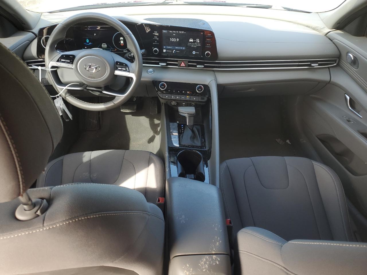2021 Hyundai Elantra - Image 8