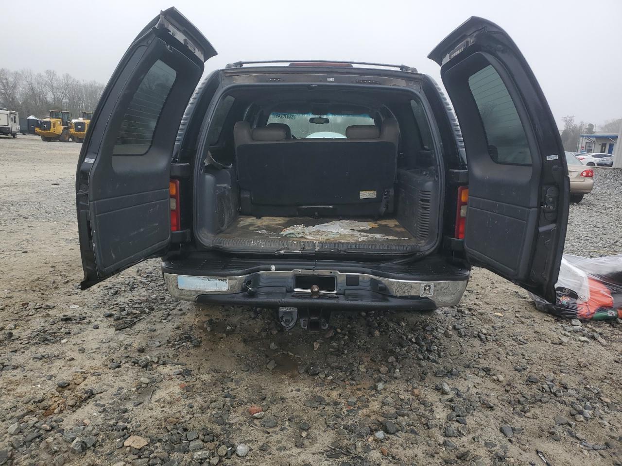 2002 Chevrolet Suburban - Image 6