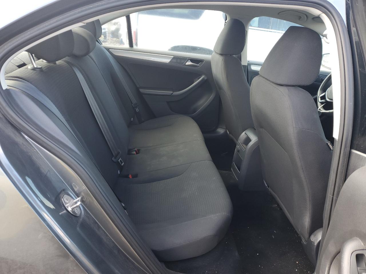 2016 Volkswagen Jetta - Image 10