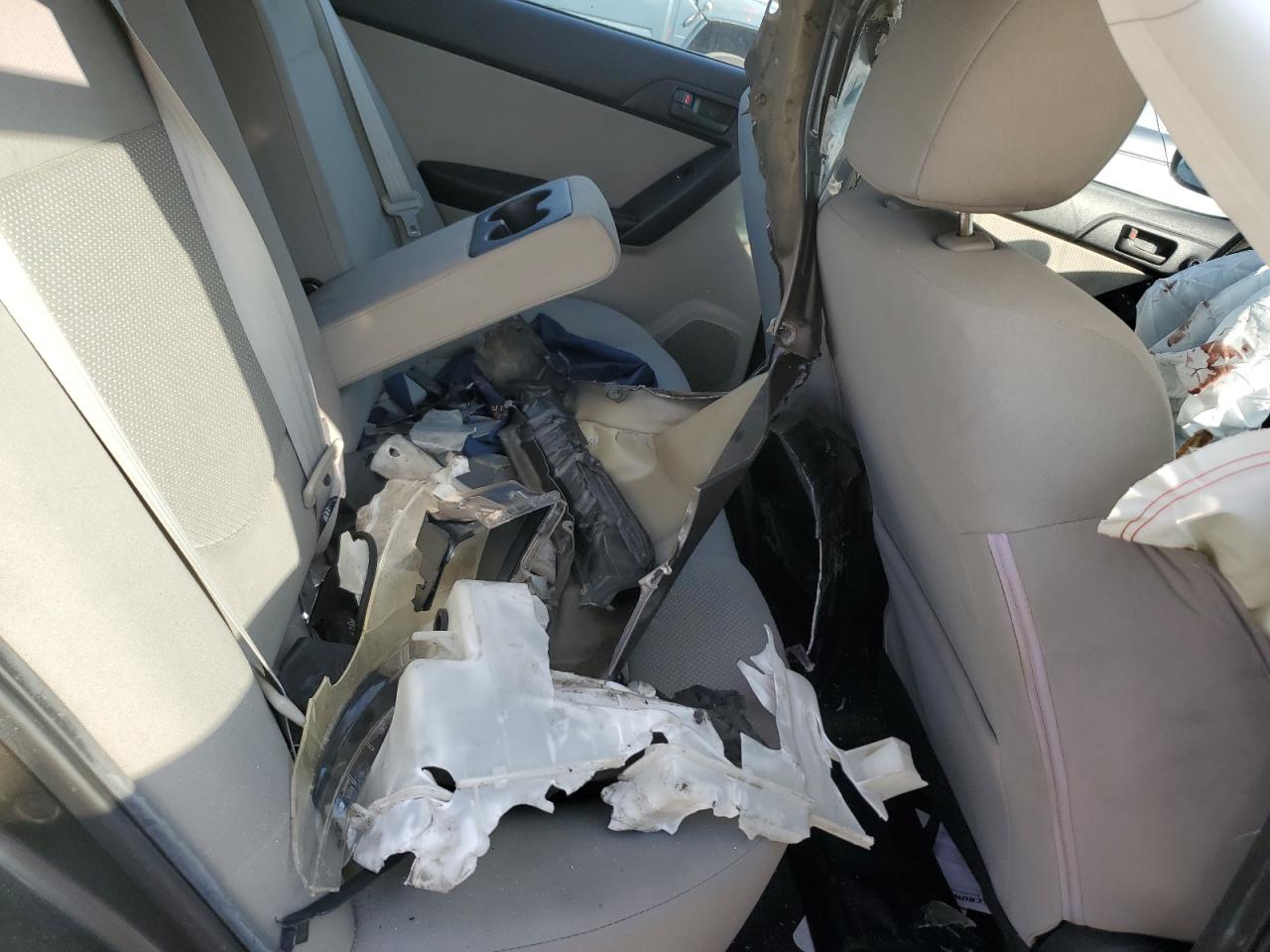 2011 Kia Forte - Image 11