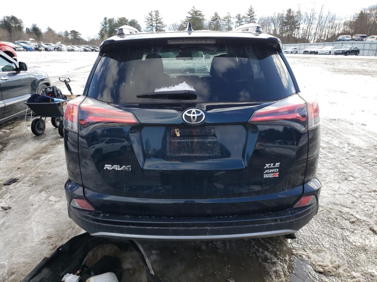 2018 Toyota RAV 4 - Image 6