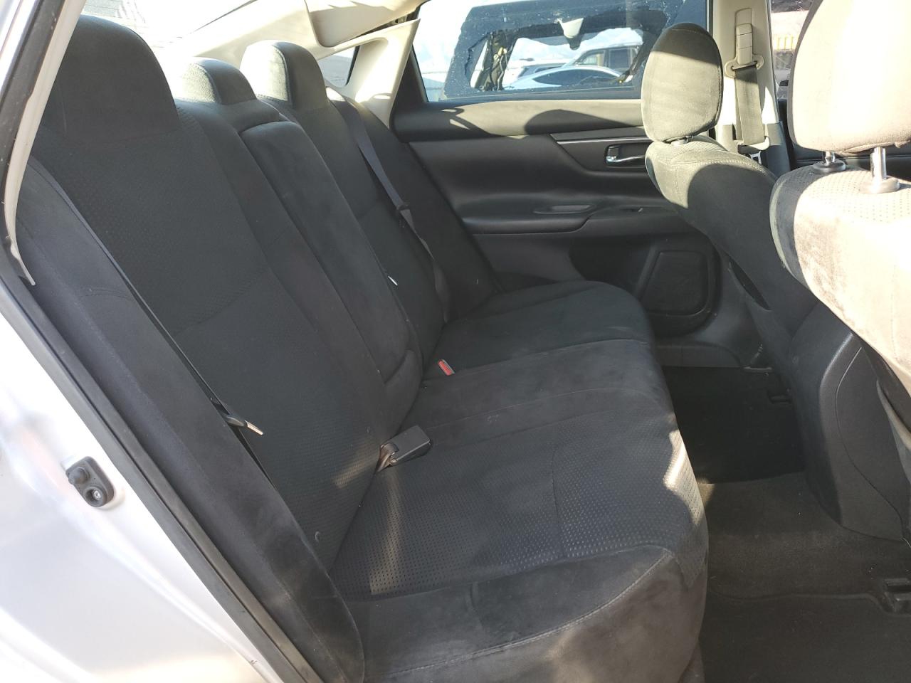 2015 Nissan Altima - Image 10
