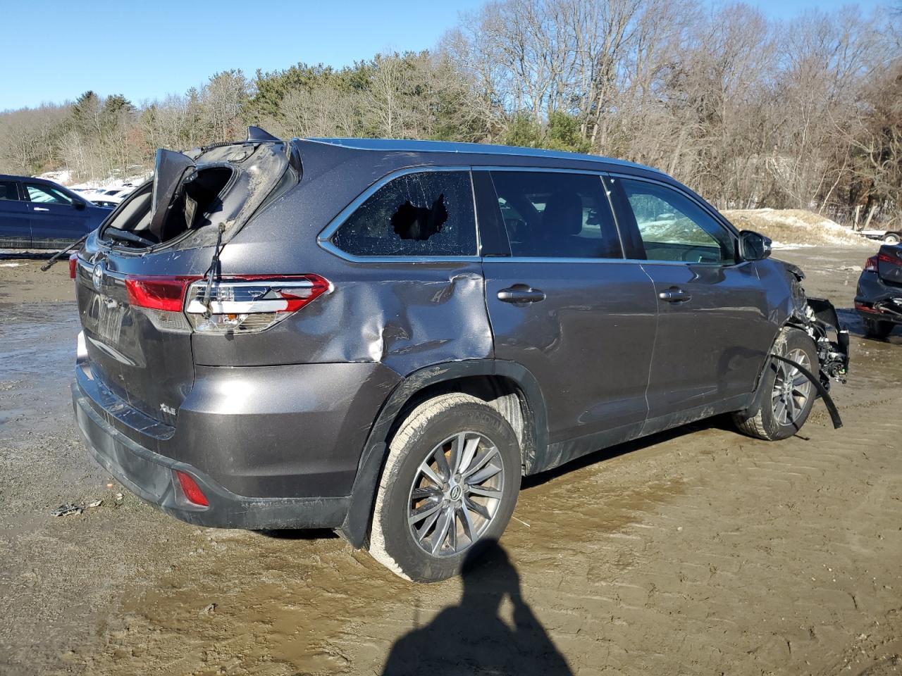 2019 Toyota Highlander - Image 3