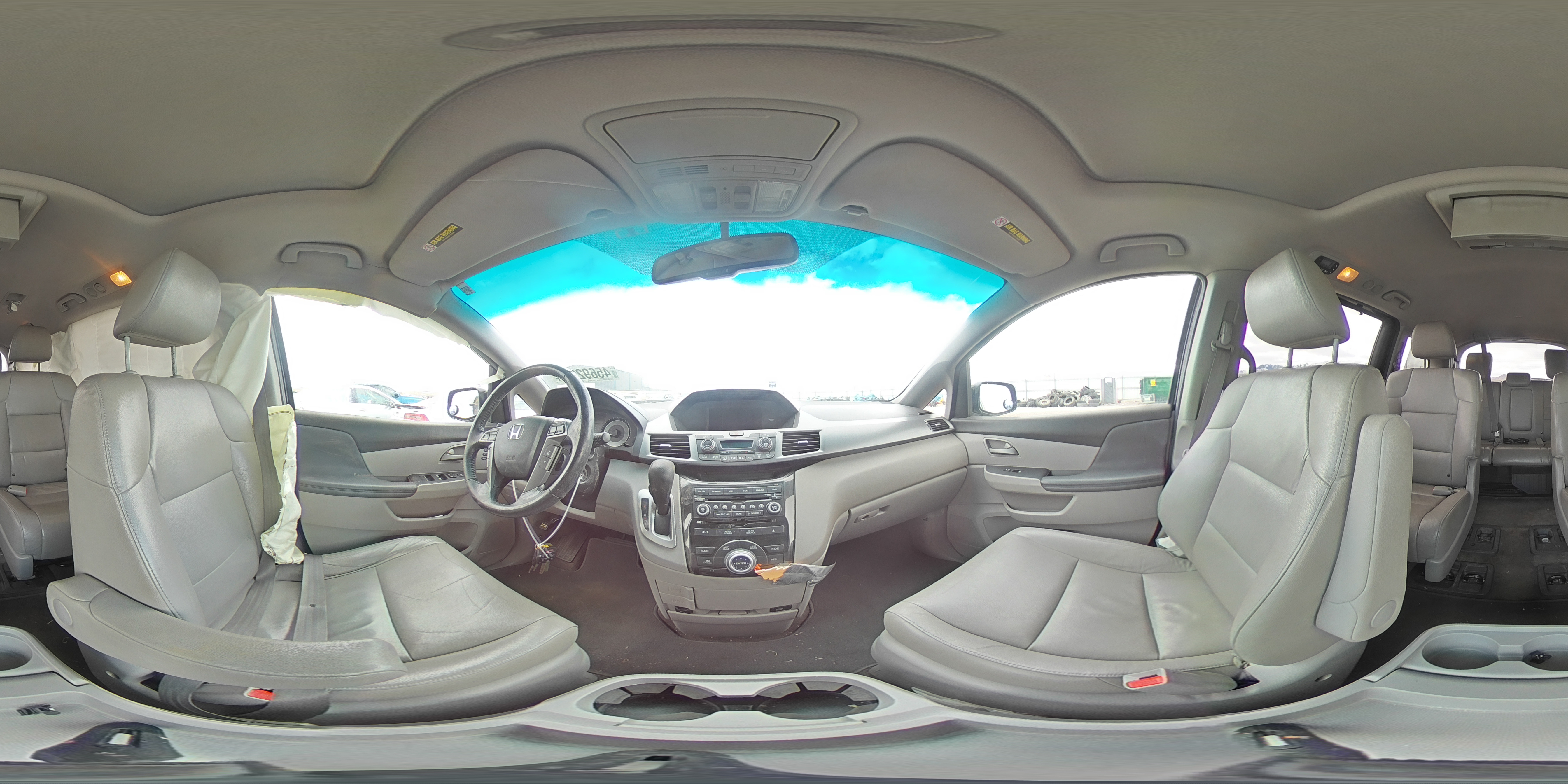 2012 Honda Odyssey - Image 13