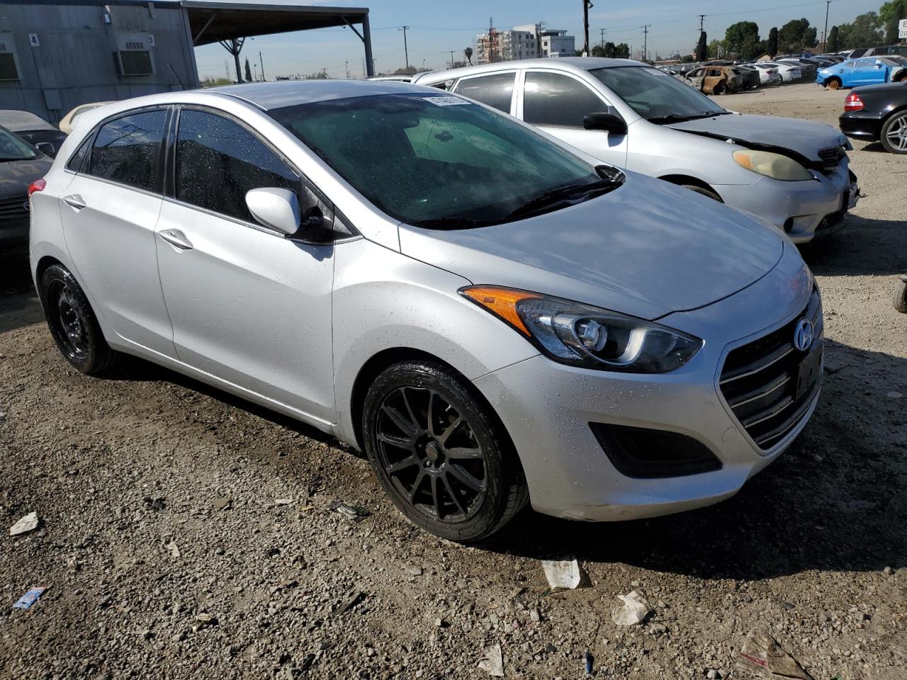 2017 Hyundai Elantra - Image 4