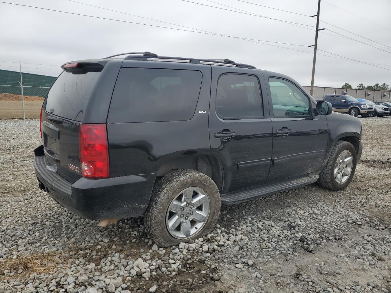 2011 GMC Yukon - Image 3