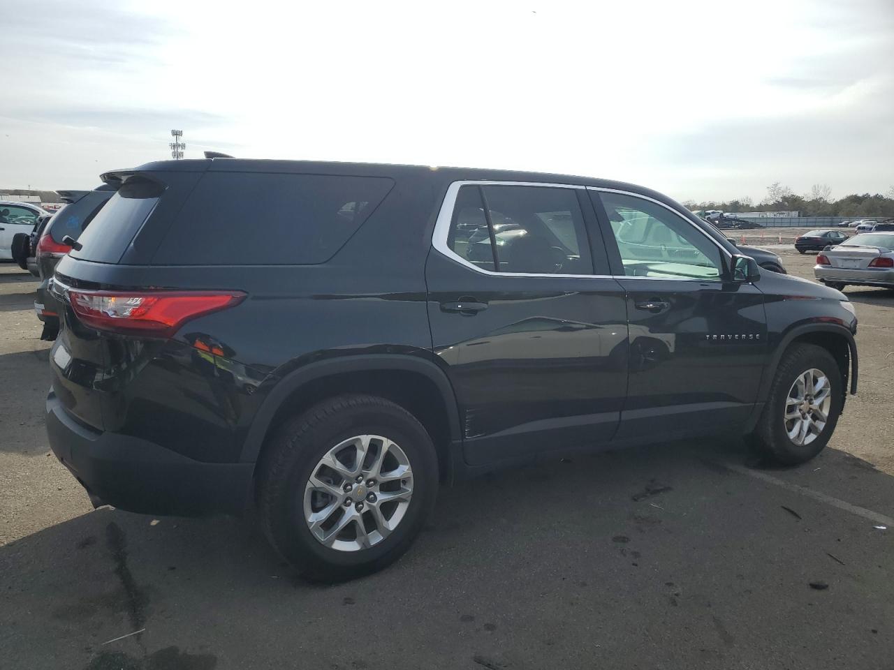 2020 Chevrolet Traverse - Image 3