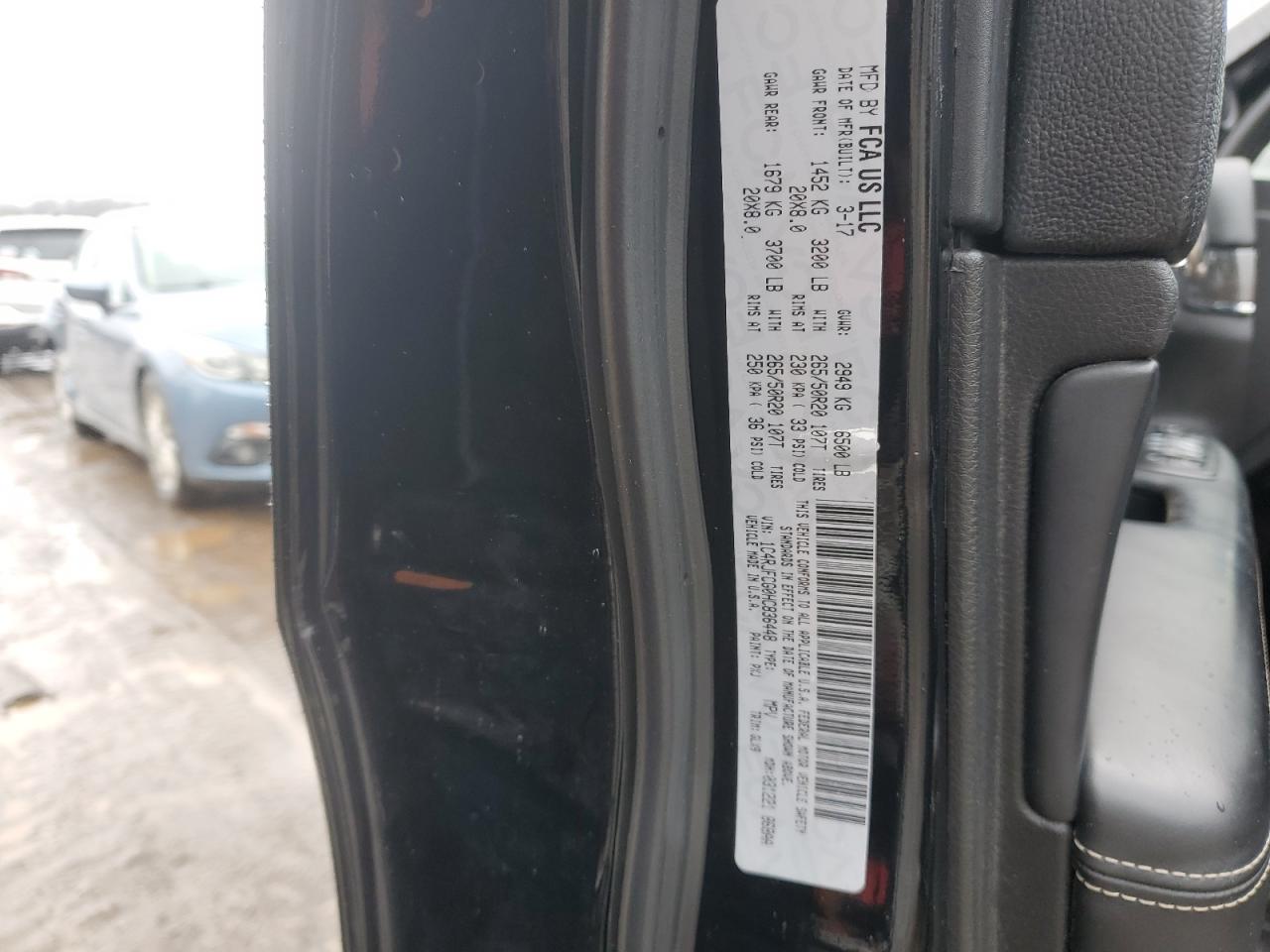 2017 Jeep Grand Cherokee - Image 14