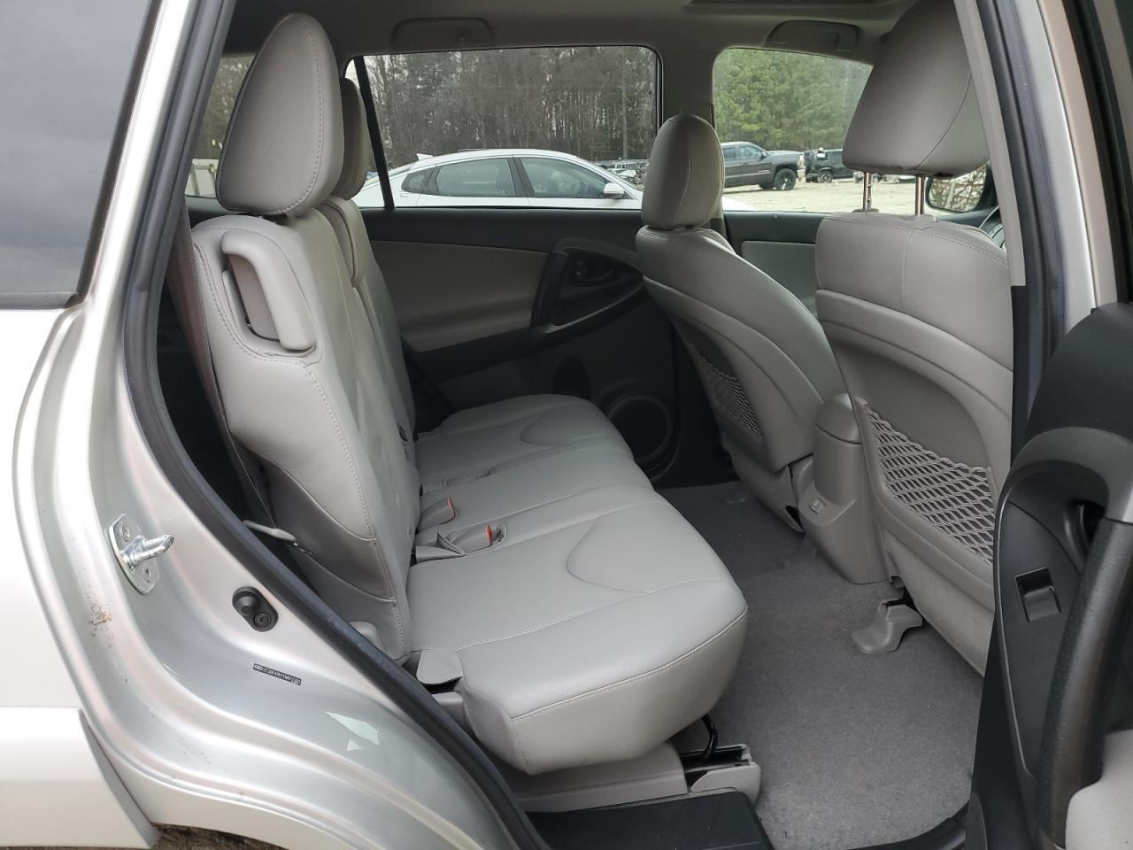 2012 Toyota RAV 4 - Image 11
