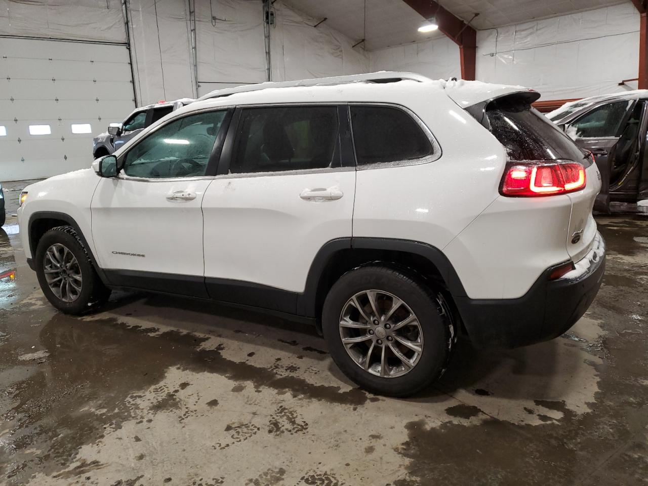 2019 Jeep Grand Cherokee - Image 2